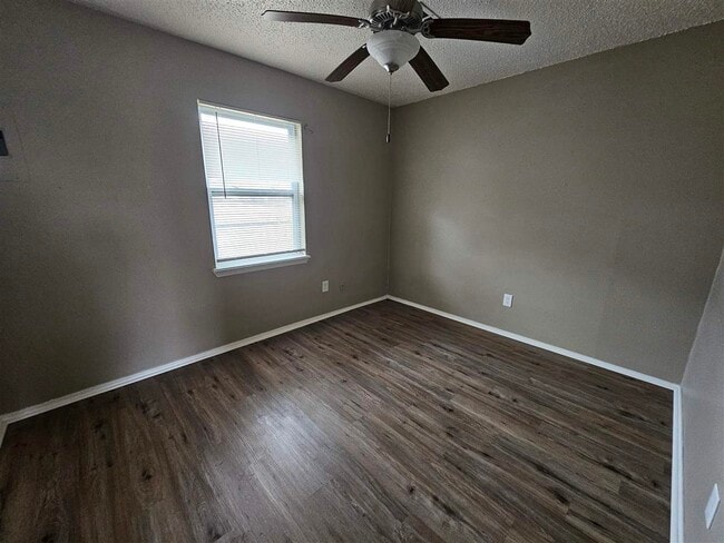 Photo - 1208 NW Dearborn Ave