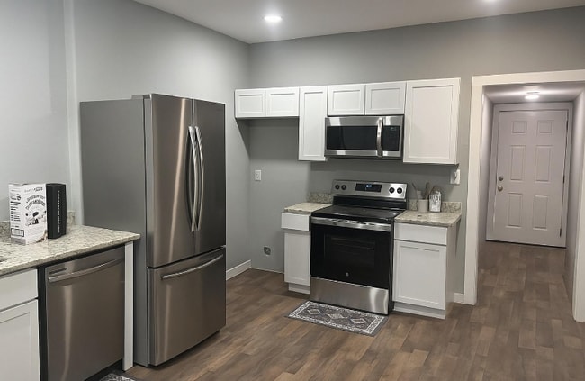 Photo - 427 E Southcross