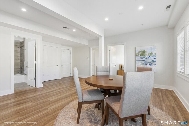 Photo - 82 Wall St Unit 200