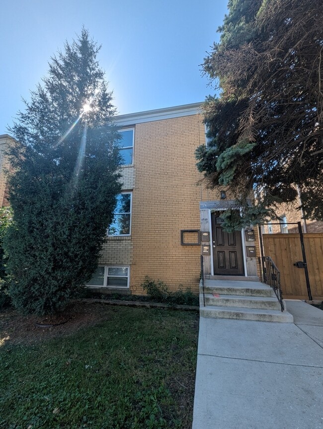 Building Photo - 6949 W Diversey Ave Unit 1 Rental