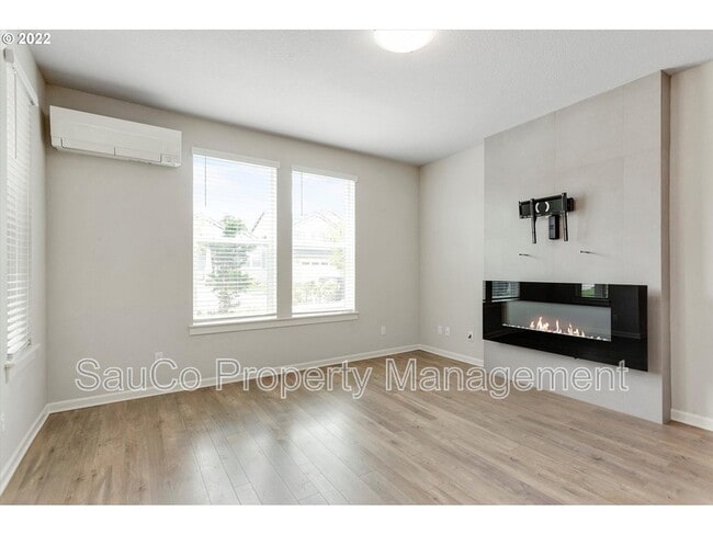 Photo - 8037 SE Engelmann St