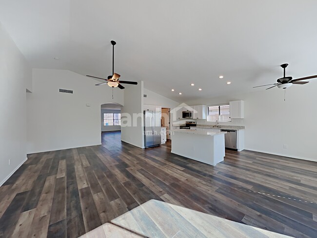3025 W Horsham Dr