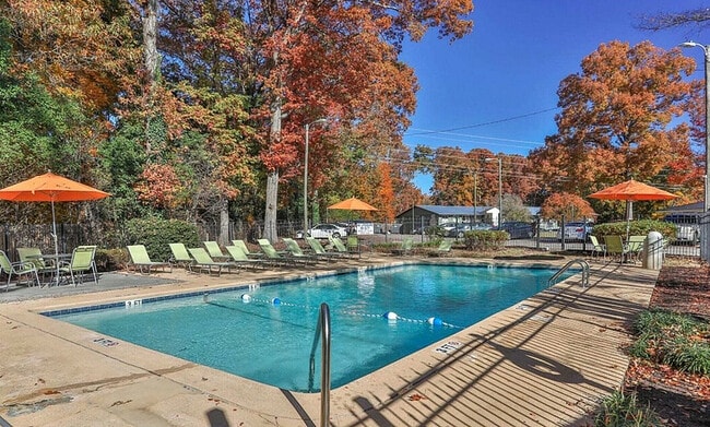 Piscina resplandeciente - The Wade