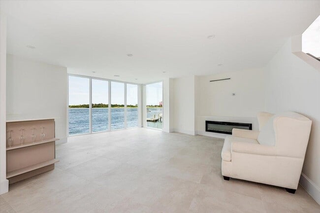 Photo - 177 Albany Blvd