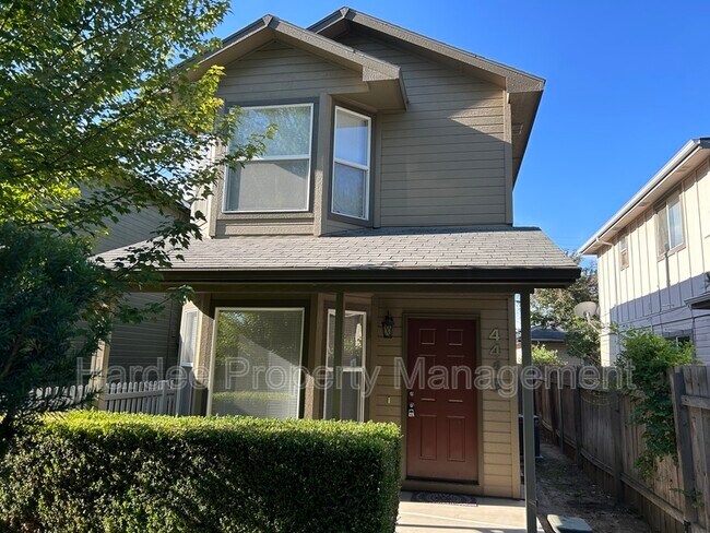 Photo - 4419 Freemont St
