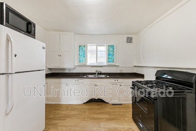 Photo - 110 Julian St