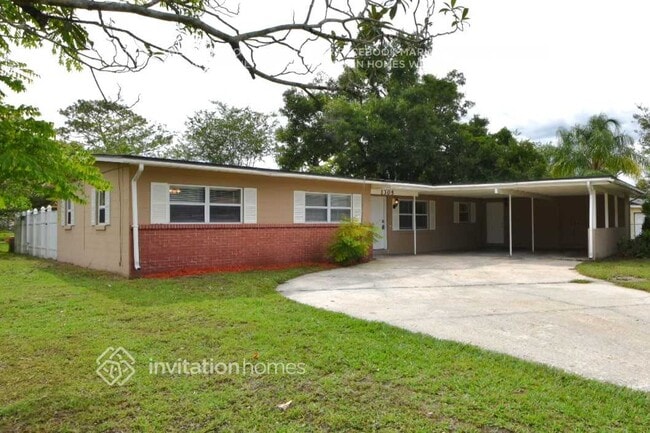 Photo - 1305 Viburnum Ln House