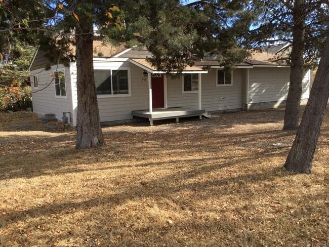 Photo - Westside 3 Bedroom House, New Kitchen, Paint, Flooring & Appliances, Attached Garage