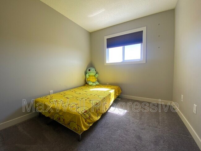 Photo - 315 Desrochers Blvd SW