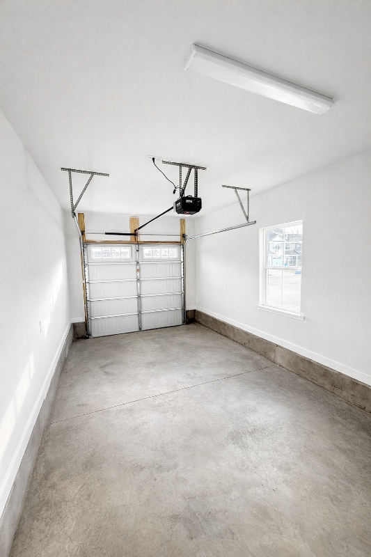 Photo - 532 Rohan Dr