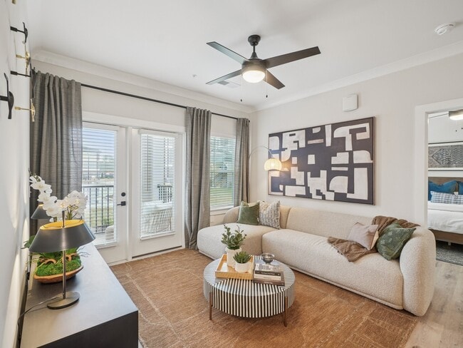 Photo - Magnolia Hill