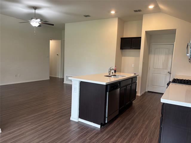 Photo - 2065 Alamandine Ave
