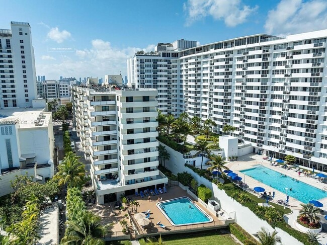Photo - 1621 Collins Ave Unit 205