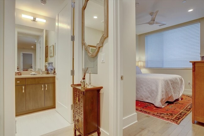 Photo - 250 Columbine St Unit 212