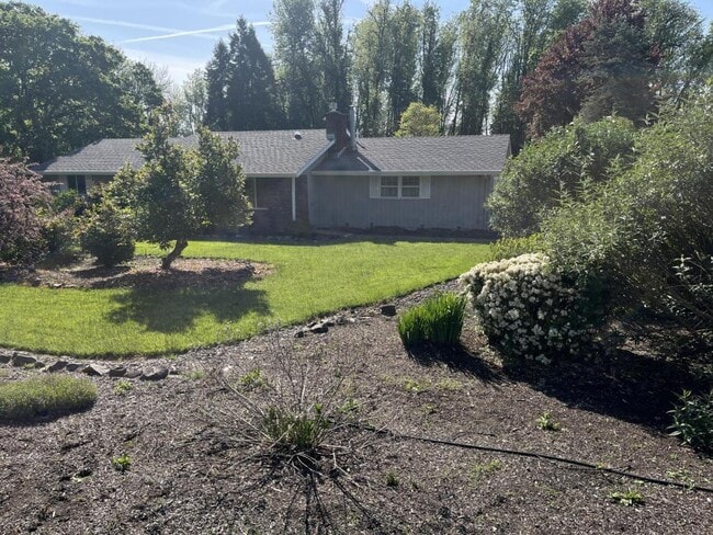 Building Photo - 1395 NW Twins Ln