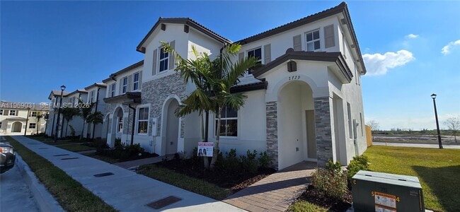 Building Photo - 2729 SE 26th Rd