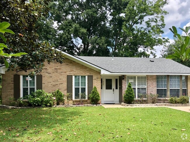 Front of house - 343 Huntington Dr Rental