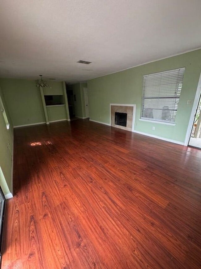 Photo - 1100 sqft under $1000-Calallen Area Unit 4250 Calallen Drive #3