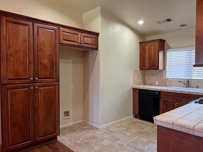 Photo - 1019 W Reese Ct