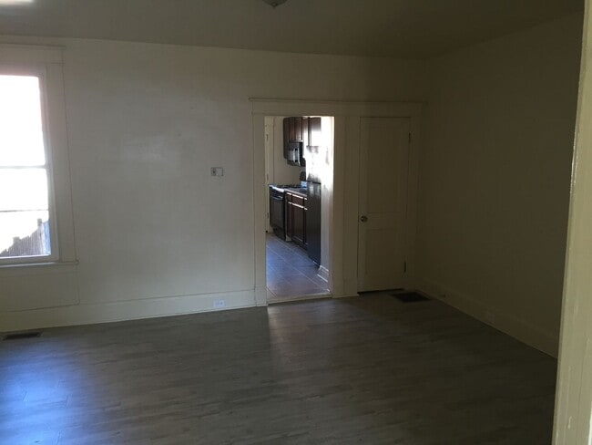 Photo - 3 Bedroom Home for Rent !!
