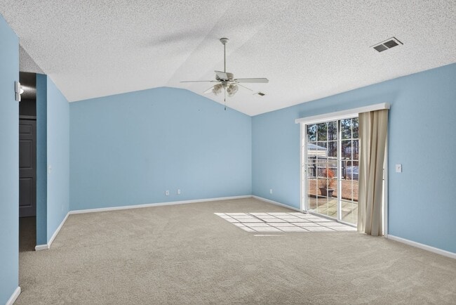 Photo - 3 Bedroom 2 Bathroom Single-family home in Port Wentworth - close to Savannah Airport, Savannah P...