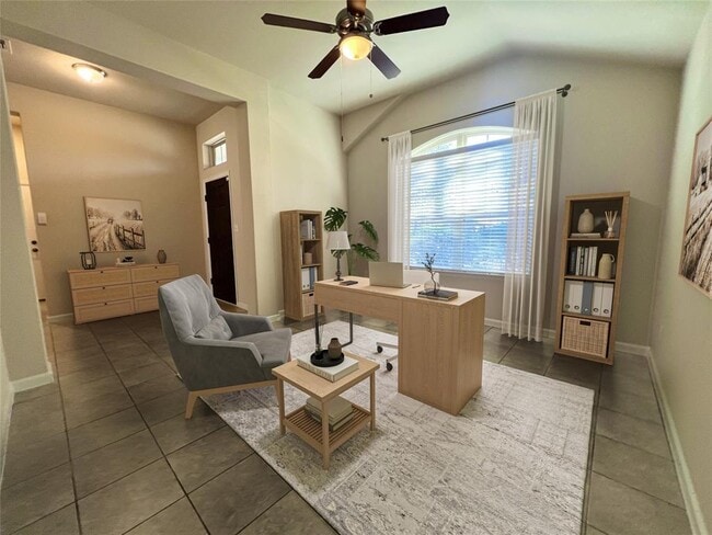 Photo - 114 Clear Water Pass