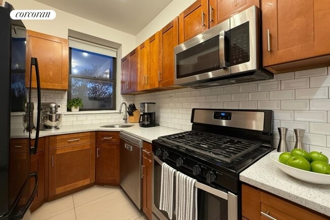 Photo - 373 Tompkins Ave