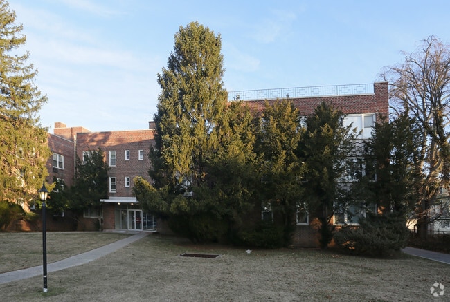555 Front Street