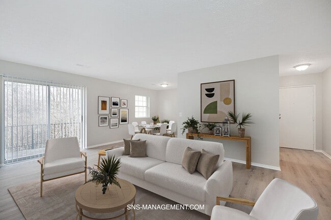 Photo - Savannah Heights Apartments