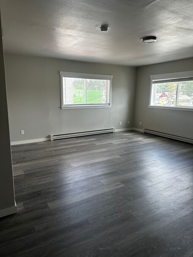 Living/Dining Area - 3519 S 56th St Unit A