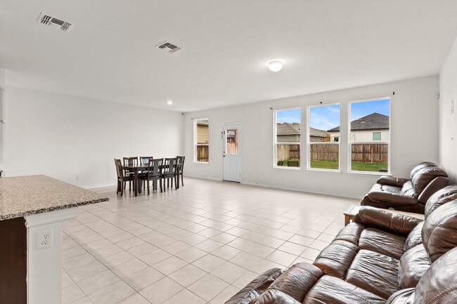 Photo - 547 Deer Crest Dr