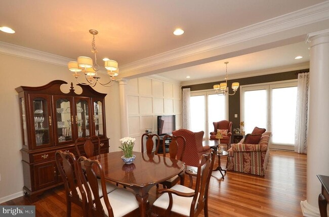 Photo - 43291 Mitcham Square