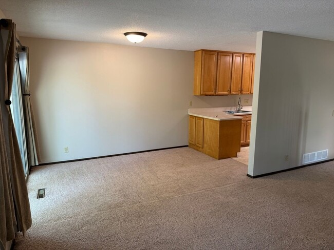 Photo - Awesome 3 bed unit