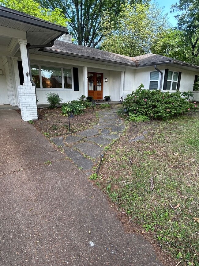 Photo - Great Location! Completely Renovated! Huge Backyard! Pets welcome, fees apply.