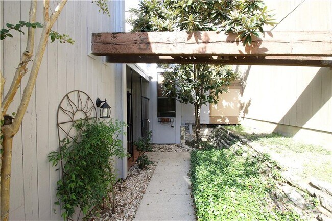 Photo - 5210 Langwood Dr