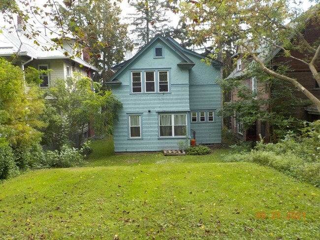 Photo - 328 Greenwood Pl