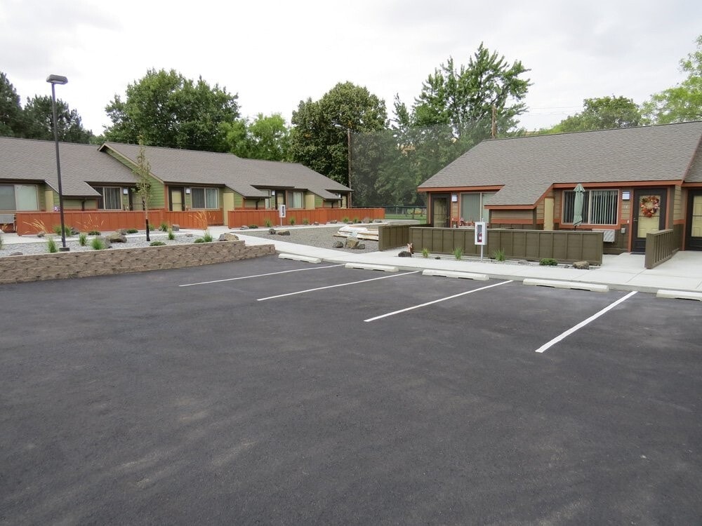 Photo - 141 W Broadway Ave