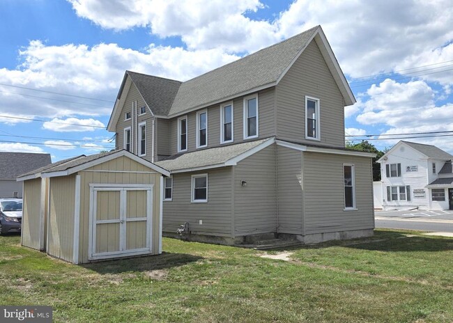 Building Photo - 10 Dorman St
