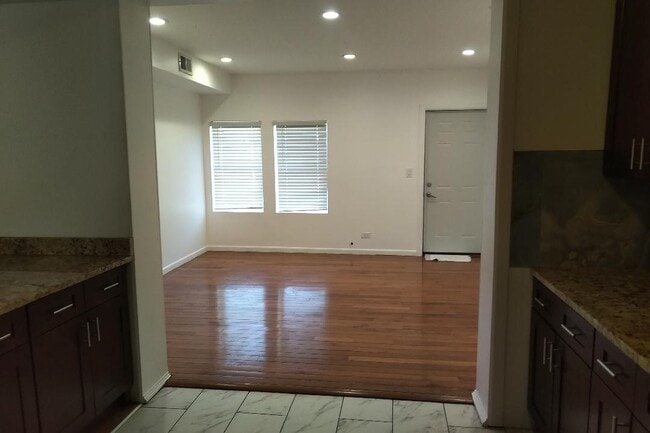 Dinning Room - 6108 W Addison St Unit 2