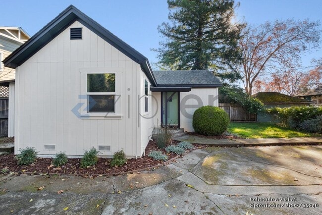 Photo - 430 Goodman Ave