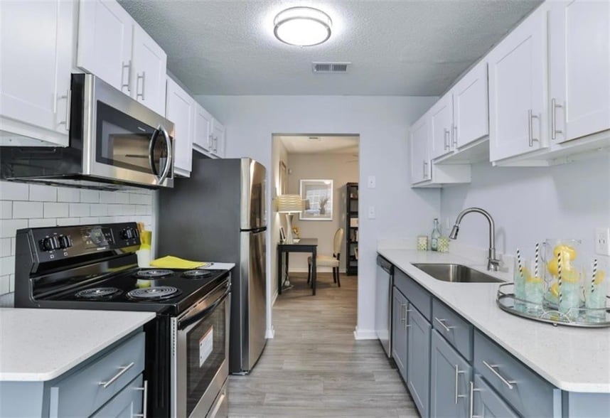 Photo - 4098 S Cobb Dr SE