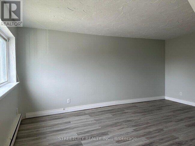 Photo - 220 Ashland Ave