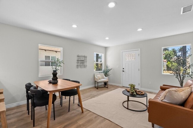 Photo - 1745 W 39th St