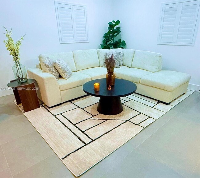 Photo - 4701 NE 3rd Ave