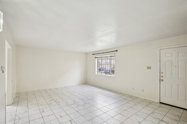 Photo - 8379 La Roche Ln