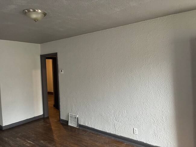 Photo - 2 Bedroom Home Section 8 Accepted