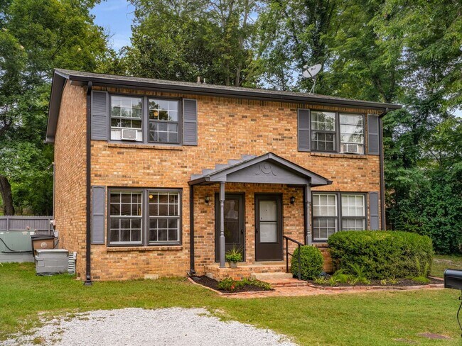 Photo - Awesome 2BE/1.5BA duplex in fantastic location in Nashville!