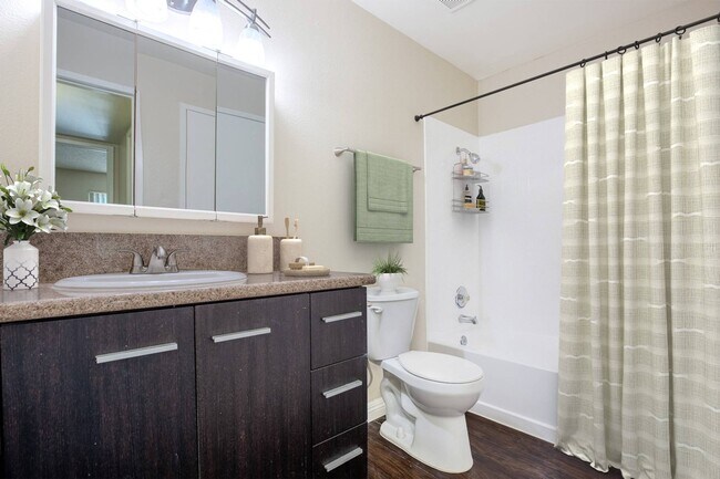 Encanto Apartments