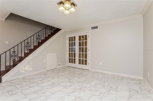 Photo - 392 Crystal Ave