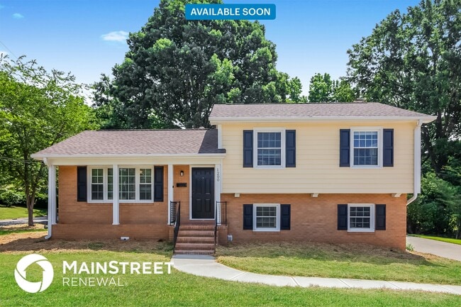 Photo - 1200 Castlegate Dr House